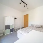 Apartment 3 Bedroom Apartment, Quiet And