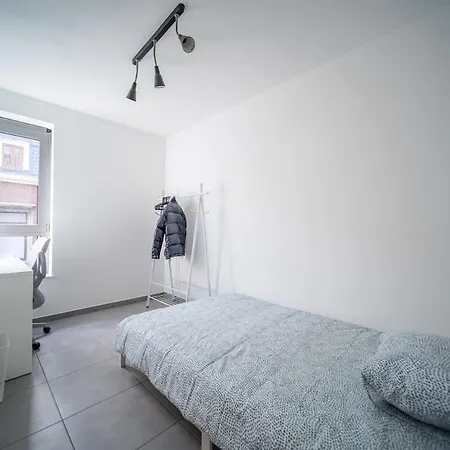 شقة 3 Bedroom Apartment, Quiet And لييج