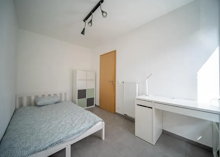 3 Bedroom Apartment, Quiet And Liege