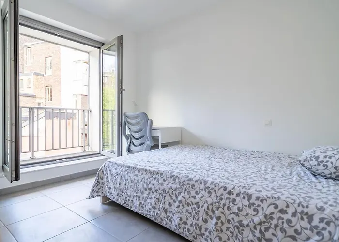 3 Bedroom Apartment, Quiet And Liege