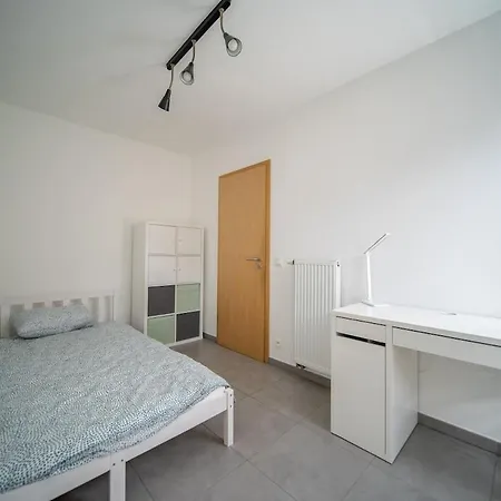 3 Bedroom Apartment, Quiet And Liege