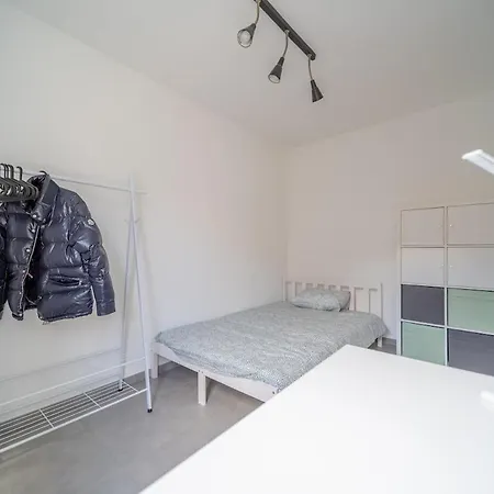 Apartment 3 Bedroom Apartment, Quiet And