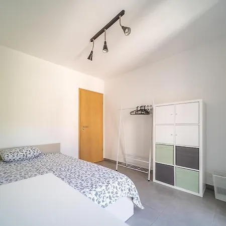 Apartment 3 Bedroom Apartment, Quiet And Liege