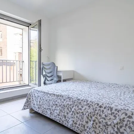 3 Bedroom Apartment, Quiet And Liege